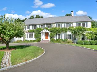 16 Greenbriar Ln, Greenwich, CT 06831