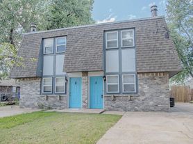 1247 W Huntington Way, Mustang, OK