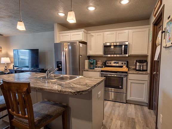 5th image of 6500 W 6th Pl