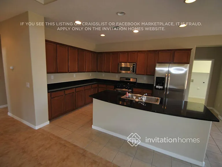 29357 N 67th Dr — Photo 4