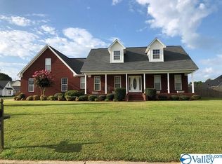 61 Drury Ln, Albertville, AL 35950