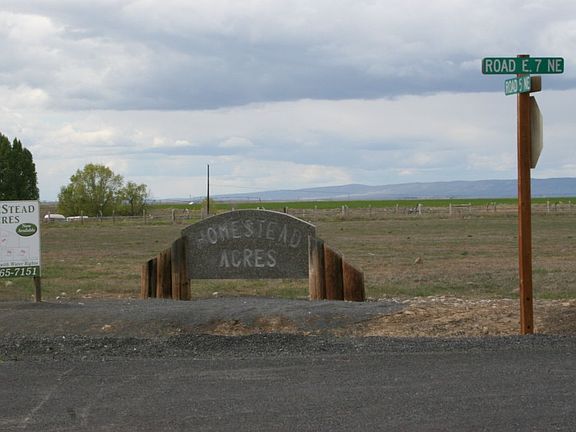4th image of 5024 Road E NE