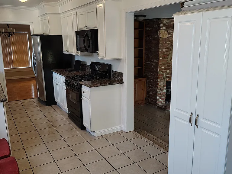 4734 Allott Ave — Photo 12