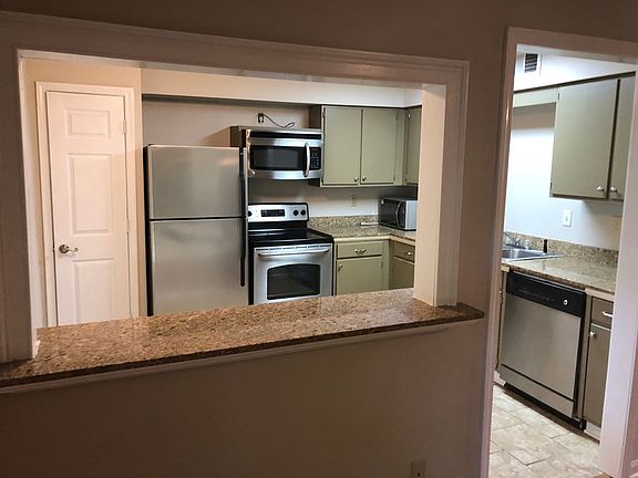 5th image of 205 Park St