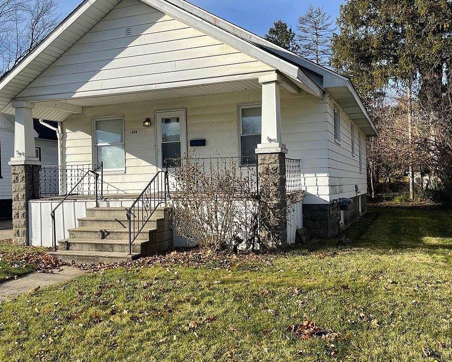 1st image of 1609 Avon St