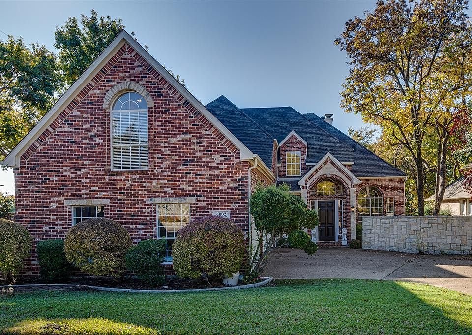 1st image of 1002 Creekwood Dr