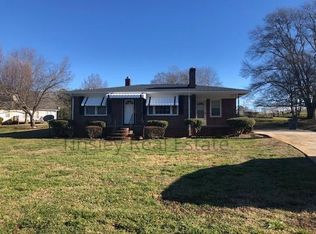 9 Lake Ridge Dr, Greenville, SC 29611