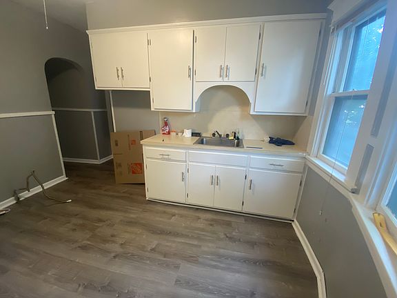 4th image of 28 Dismonda St APT 2