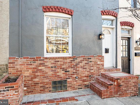 3rd image of 4784 Silverwood St