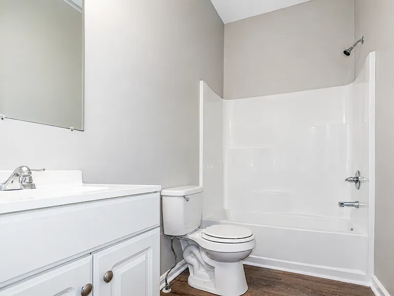 500 E Ormsby Ave — Photo 7