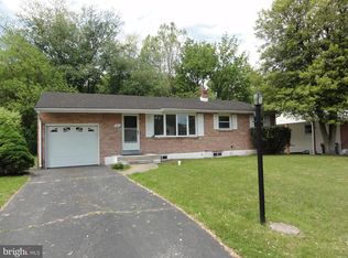 36 Springlake Dr, Newark, DE 19711