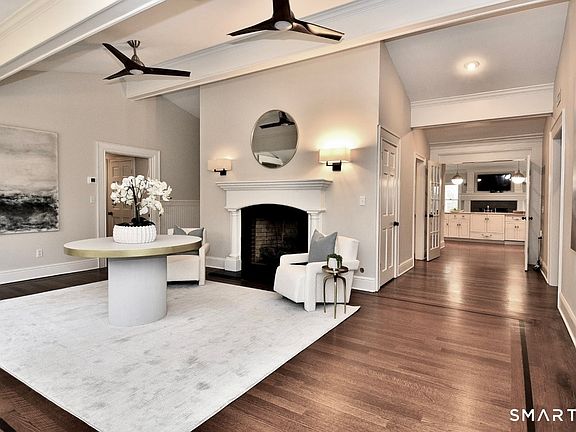 5th image of 10 Woodhill Road