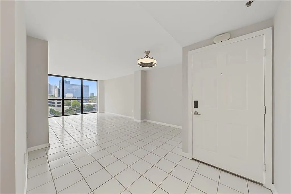 1 bed, 1.0 bath, 813 sqft, $2,200 — Photo 4