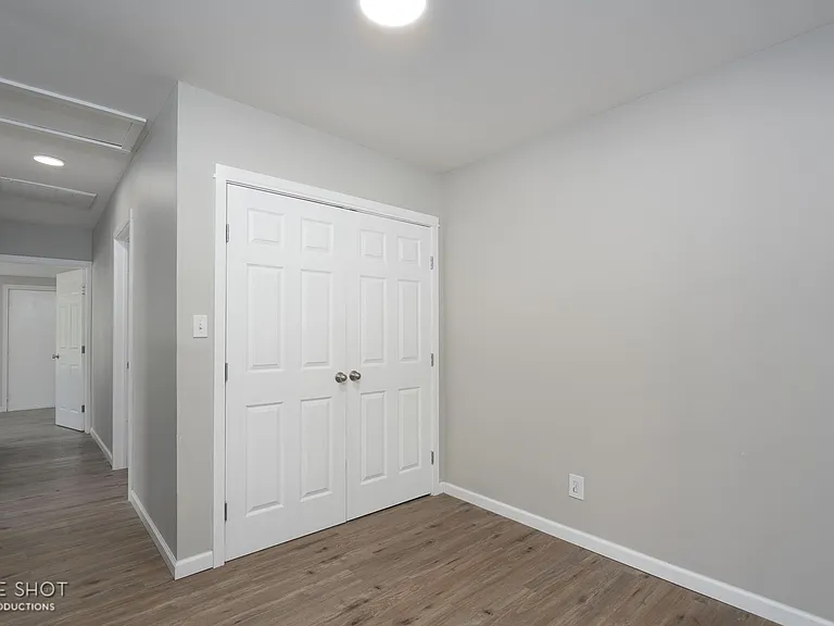 2744 Russell Ave — Photo 7