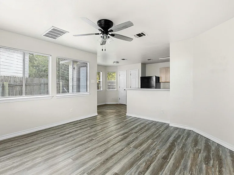 808 Sagewood Trl — Photo 4