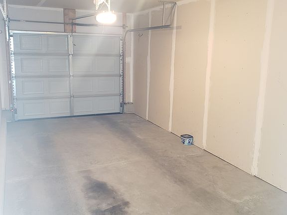 3rd image of 412 N Sioux Blvd #12
