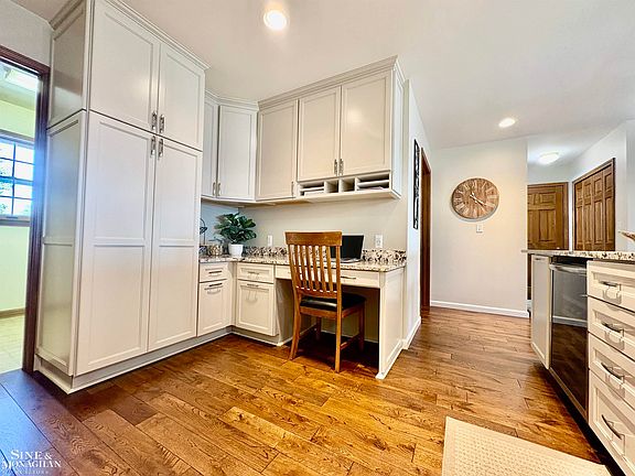 5th image of 601 N Riverside Ave APT 4