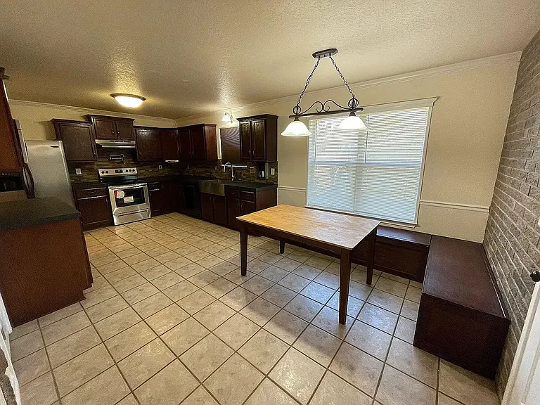 505 Omar Dr — Photo 14