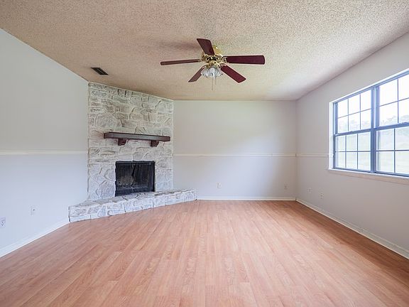 4th image of 1621 E Moore St