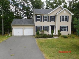 3576 Kensington Dr, Bushkill, PA 18324