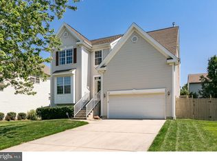 28 Stoneham Dr, Delran, NJ 08075