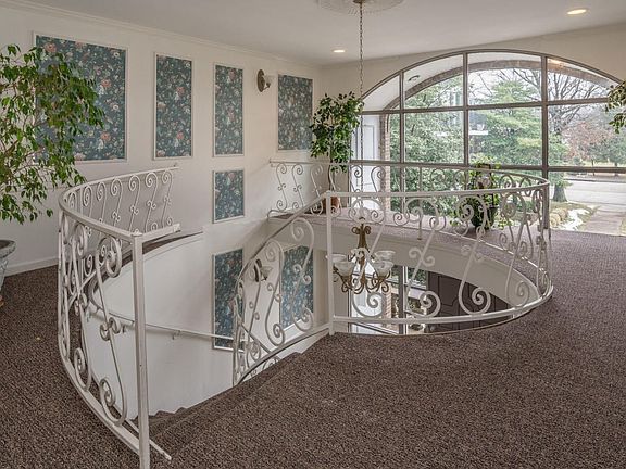 2845 Hikes Ln, 204-05