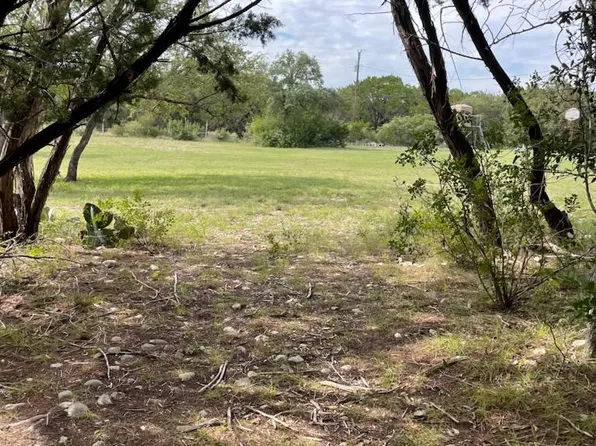 70 Mesa Verde, Concan, TX 78838