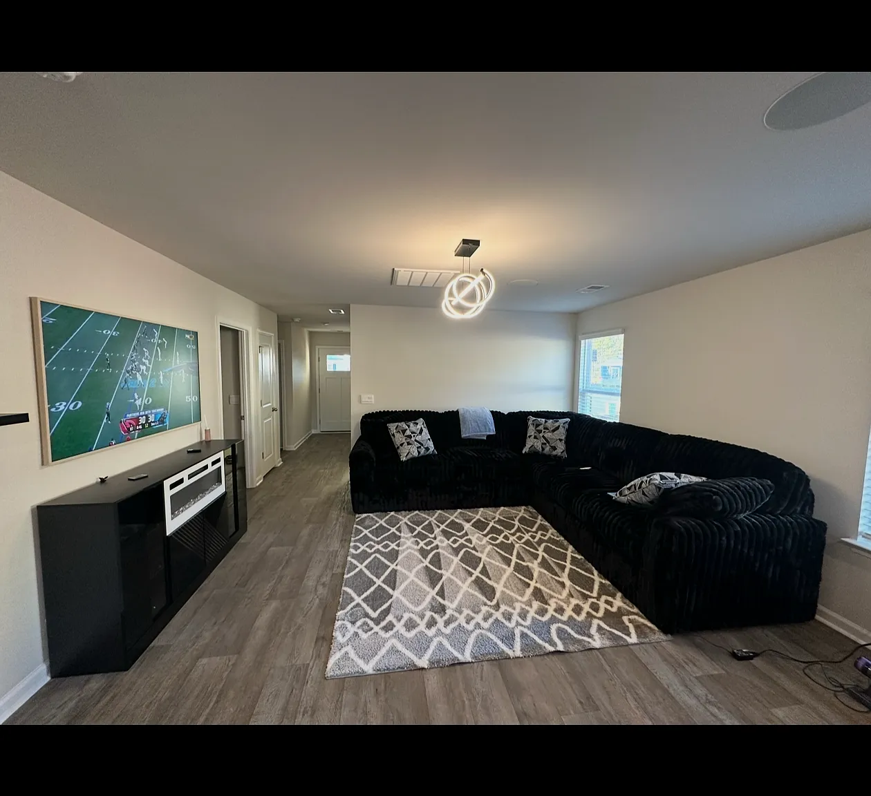 3 bed, 1256 sqft, $2,250 — Photo 4
