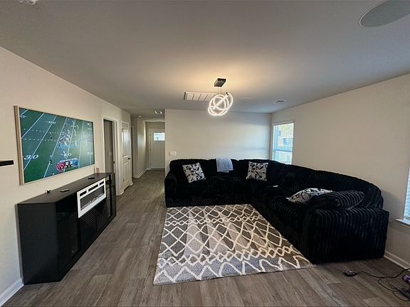 4th image of 536 Gummy Bear Ct