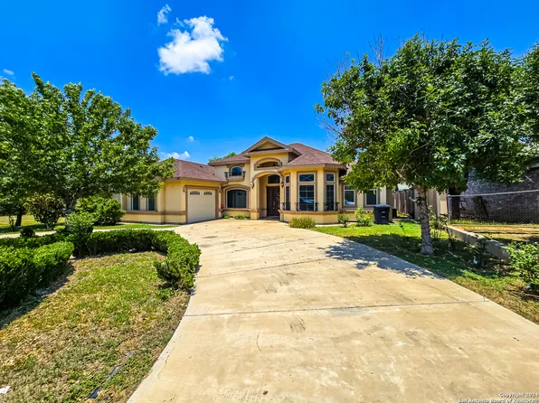 2977 Tehuacan Dr, Eagle Pass, TX 78852