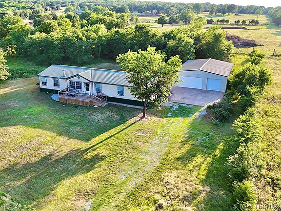 3rd image of 1176 Stephens Rd