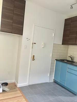 Rented by Warren T Real Estate Corp. | media 16