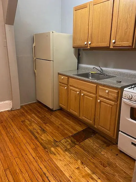 1410 - 1414 Genesee St, Apt. 9 — Photo 3