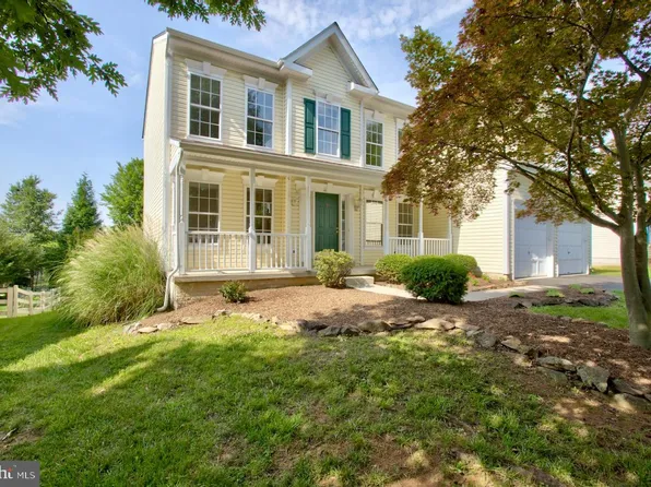 17273 Magic Mountain Dr, Round Hill, VA 20141