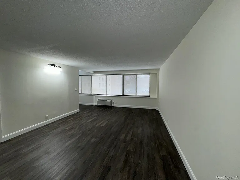 15 Stewart Pl #3D — Photo 7
