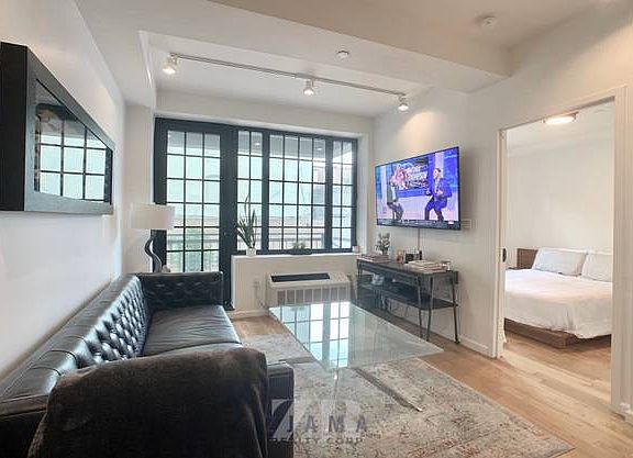 3rd image of 976 Fulton St APT 2C