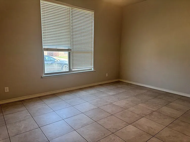 5304 Nevan Ct — Photo 4