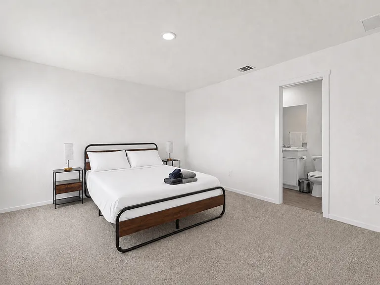 1527 Tiptop Mdw — Photo 12