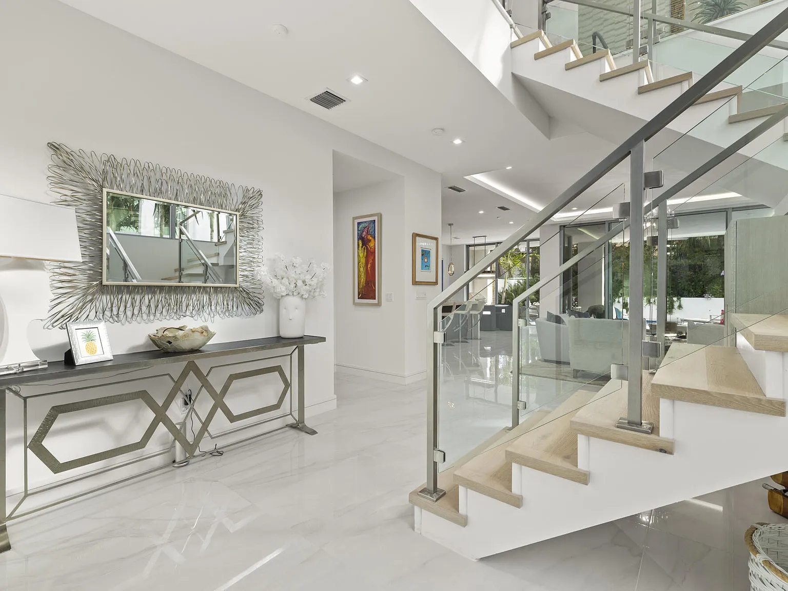 5 bed, 5.0 bath, 4786 sqft, $30,000 — Photo 4