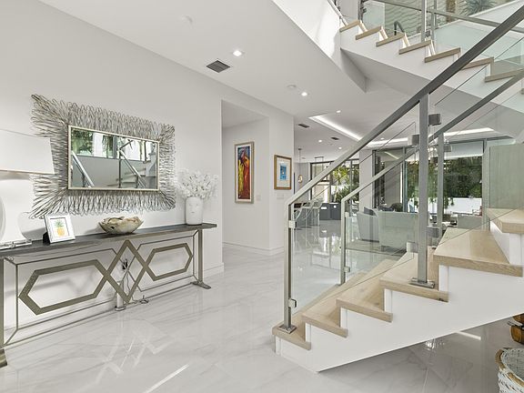 4th image of 402 Ocean One Ln