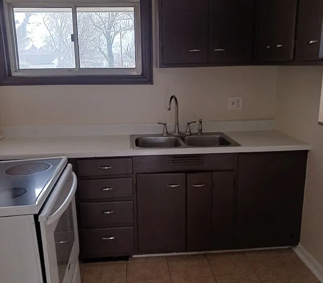 1681-1683 Brentwood Dr #1681 — Photo 1