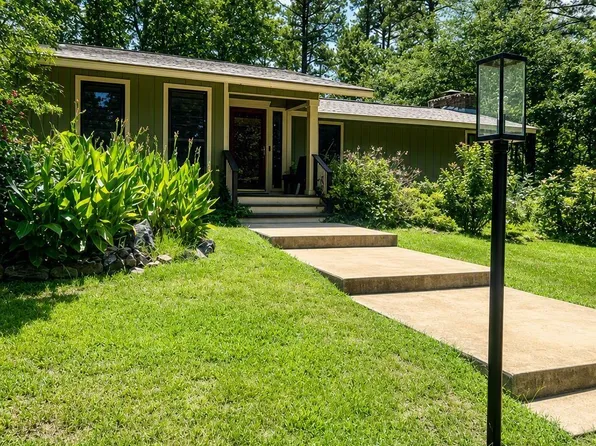 2267 Blackberry Ln, Conway, AR 72034