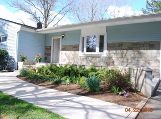 8 Stratford Rd, Tinton Falls, NJ 07724