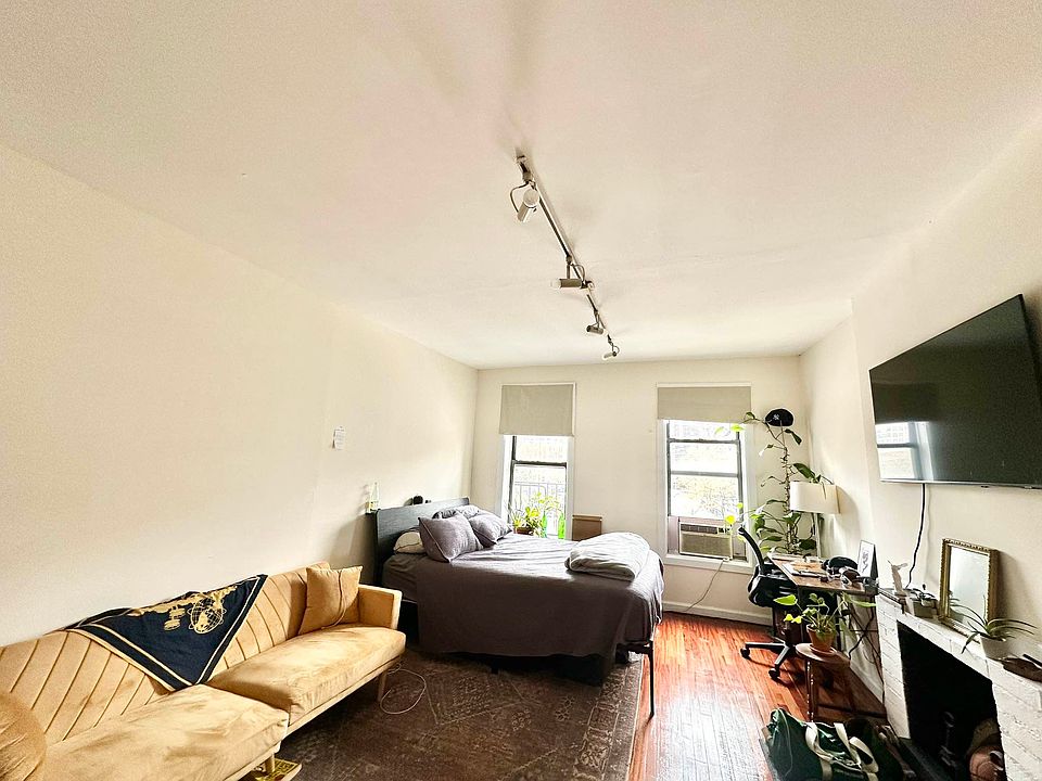 1st image of 309 E 37th St #3V