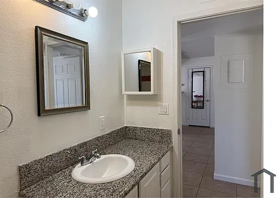312 S Wilson St #201 — Photo 13