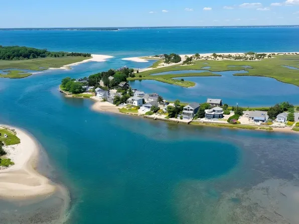 264 Towd Point Rd, Southampton, NY 11968