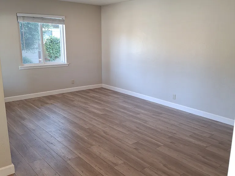 6022 Sandlin Way — Photo 10