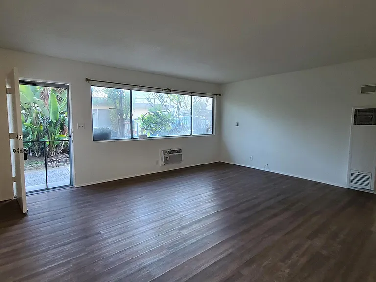 633 S Baldwin Ave #E — Photo 8