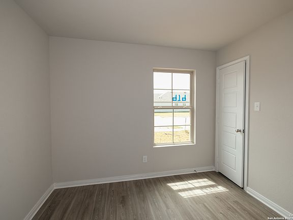 3rd image of 616 Cypress Arbor