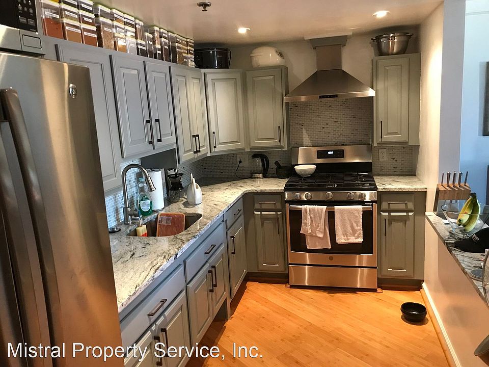 2nd image of 70 Johnes St
